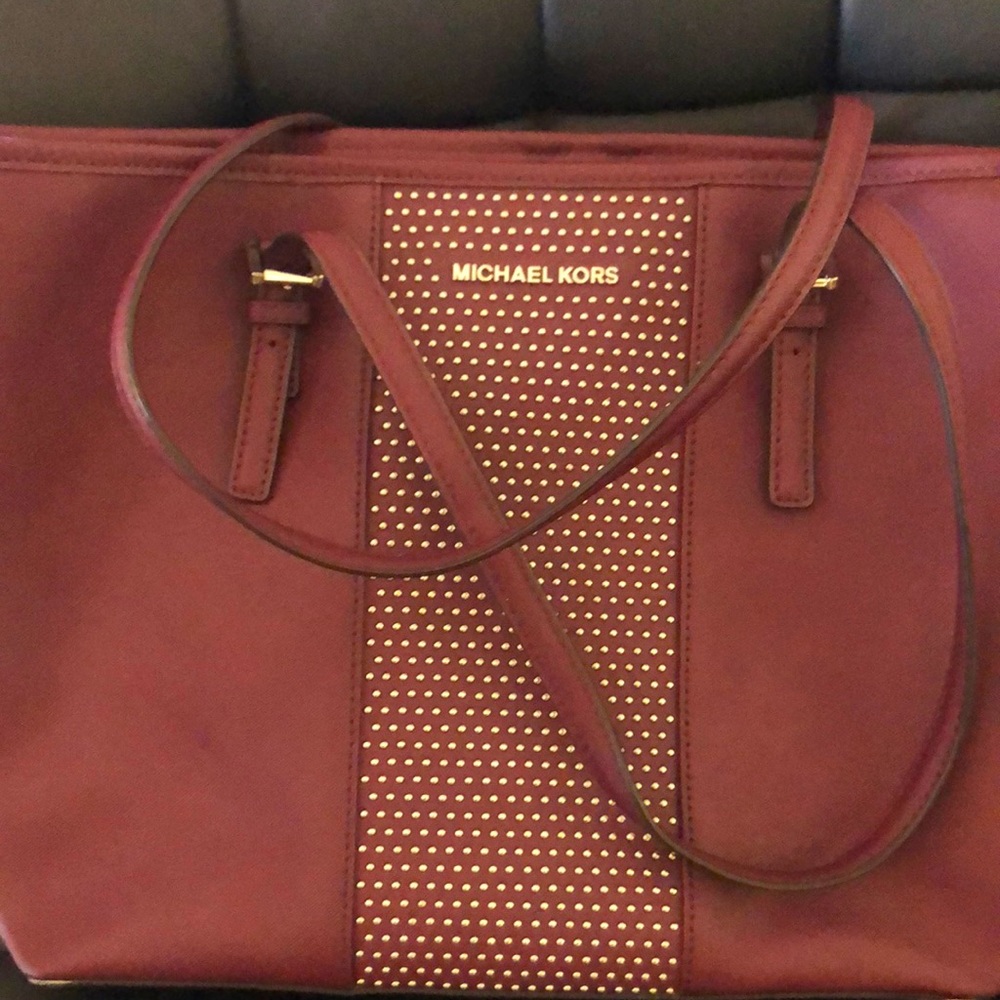 MICHAEL KORS Purple Studded Jet Set Raven Voyager Shoulder Bag